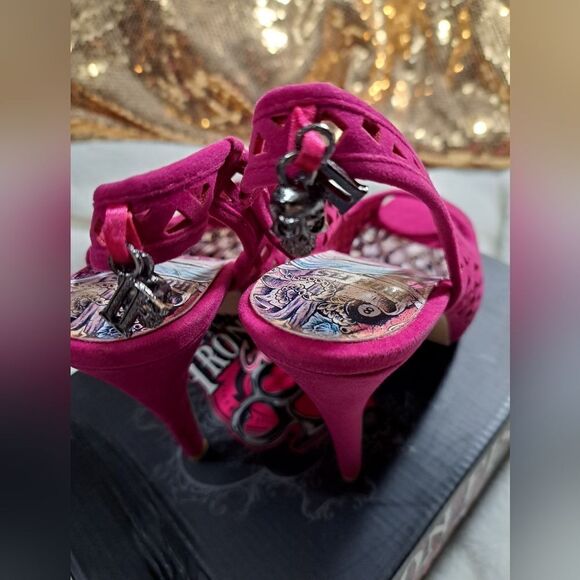 NIB Iron Fist High & Dry Platform - Picture 5 of 8